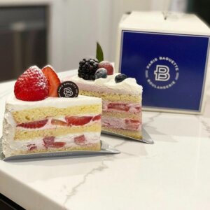 Paris Baguette Instagram Strawberry And Mixed Berry Cake Slices