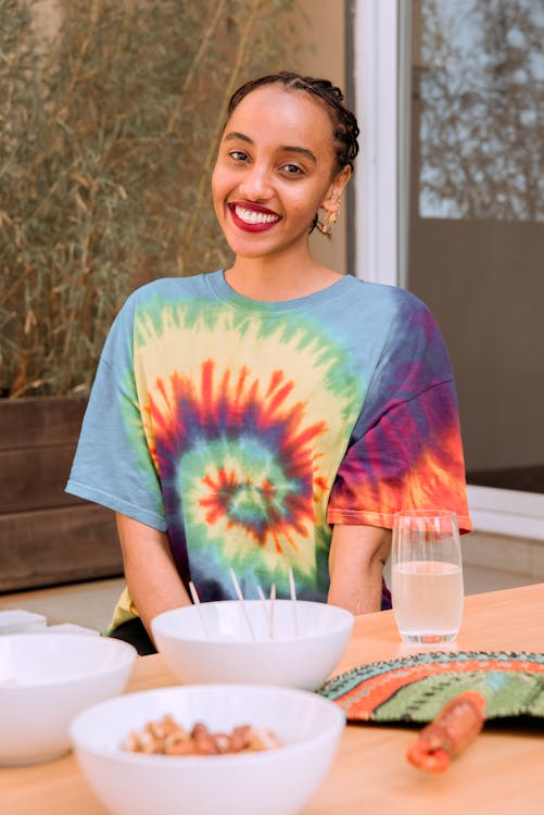 Generation Buddies: Tie Dye – Bringing Together Youth and Active Adults