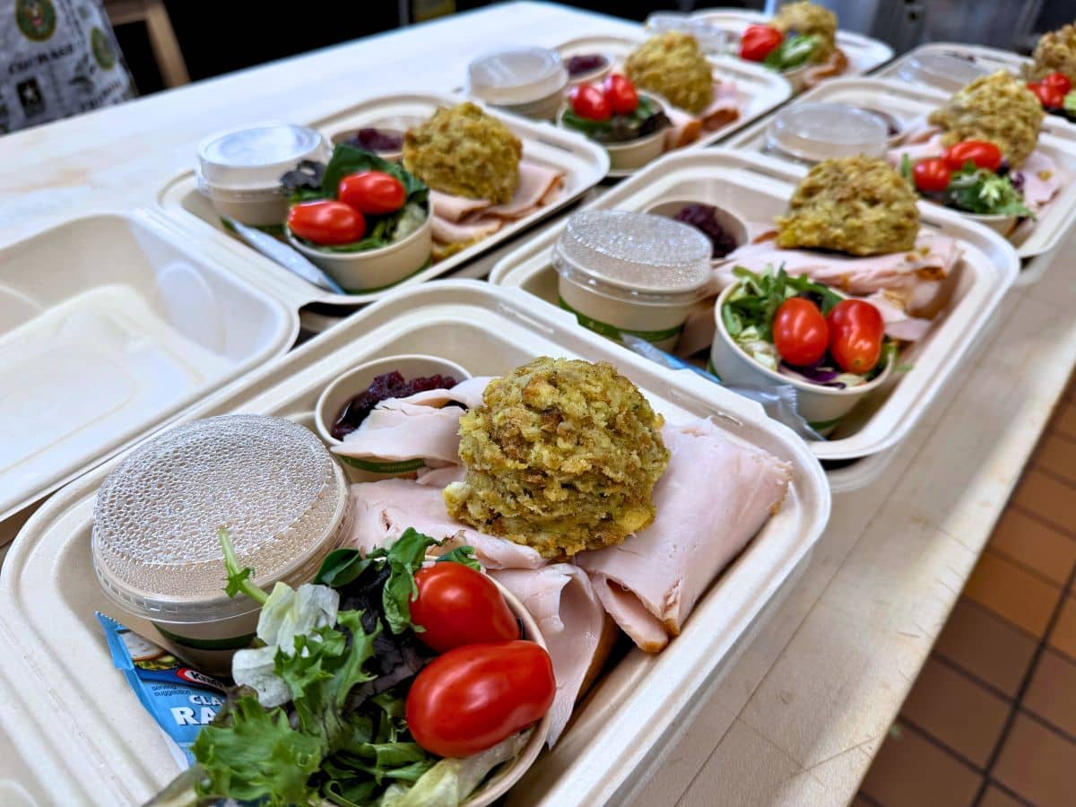 Curbside Lunch Program ACC San Carlos (6)